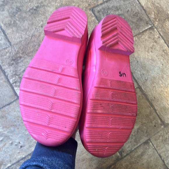 Hunter ankle height rain boots. - Picture 2 of 7